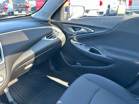 Used 2016 Chevrolet Malibu LT FWD image 35