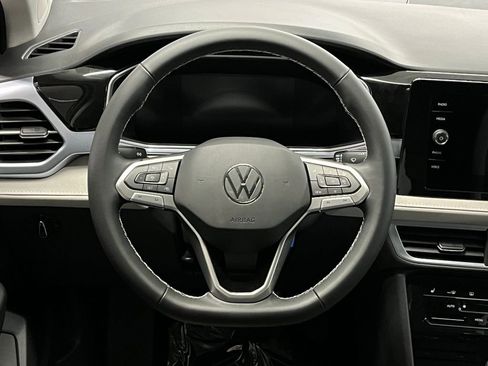 New 2025 Volkswagen Taos SE image 9