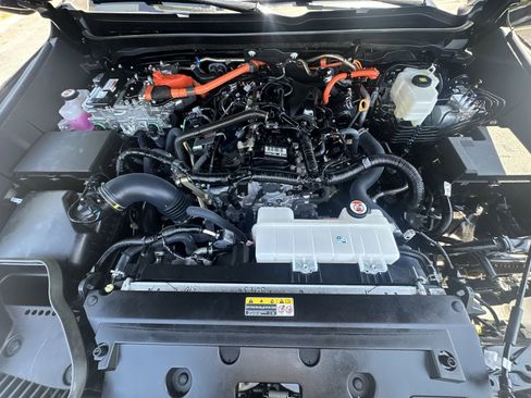 Used 2025 Toyota Tacoma TRD Off-Road w/ TRD Off Road Premium Package image 33