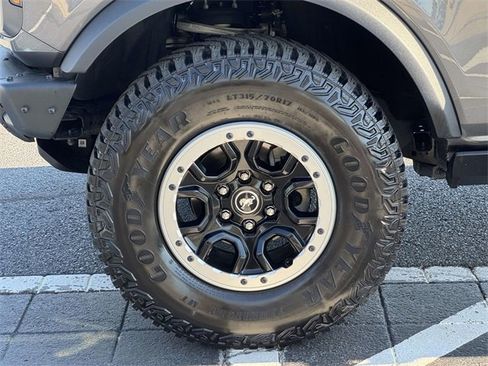 Used 2024 Ford Bronco Badlands image 13