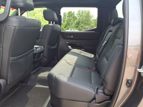 Used 2025 Toyota Tundra Limited AWD/4WD image 13