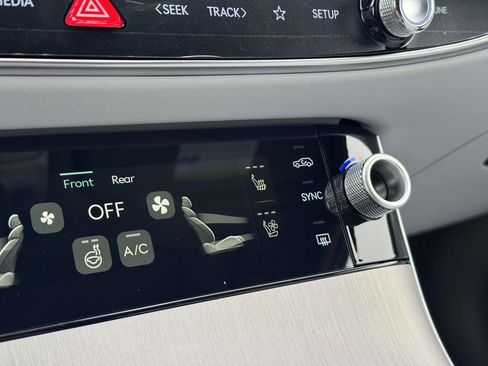 New 2026 Genesis GV70 2.5T Advanced w/ G1 Accessory Package image 15