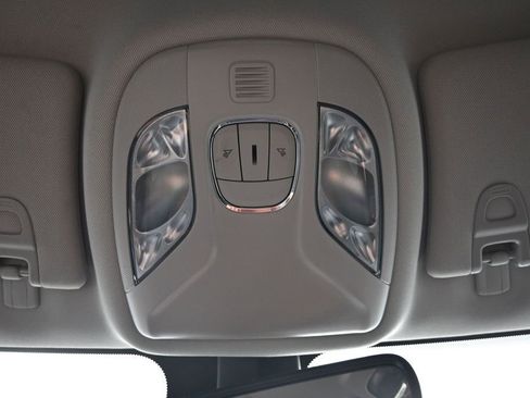 Used 2022 Jeep Compass Limited AWD/4WD image 18