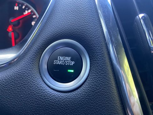 Used 2023 Chevrolet Traverse High Country FWD image 25