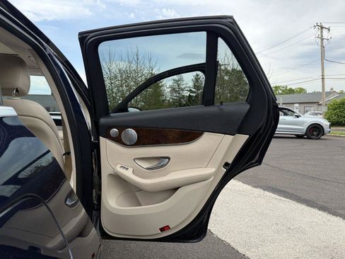 Used 2018 Mercedes-Benz GLC 300 4MATIC w/ Multimedia Package image 22