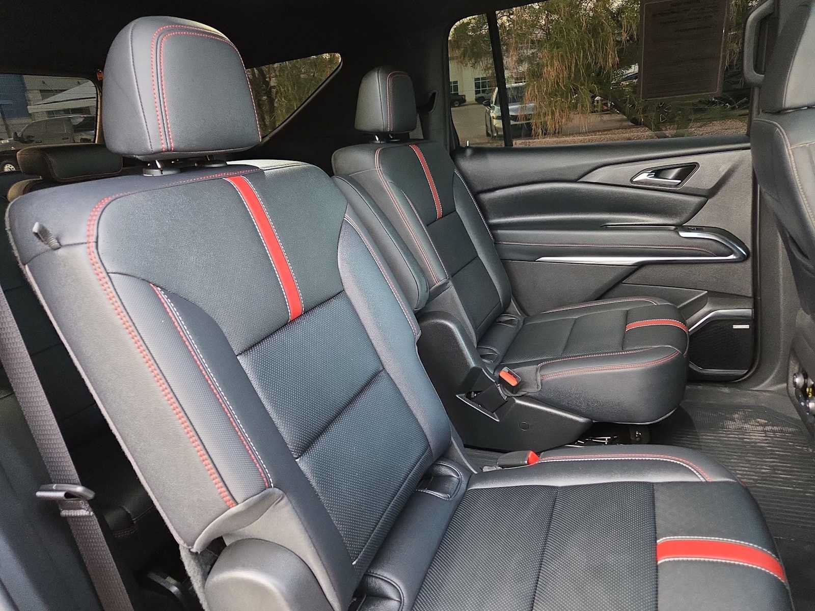 Used 2026 Chevrolet Traverse RS w/ LPO, Floor Liner Package FWD image 17