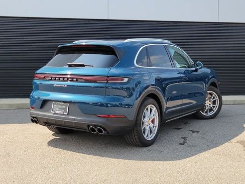 Certified 2025 Porsche Cayenne S AWD/4WD image 7