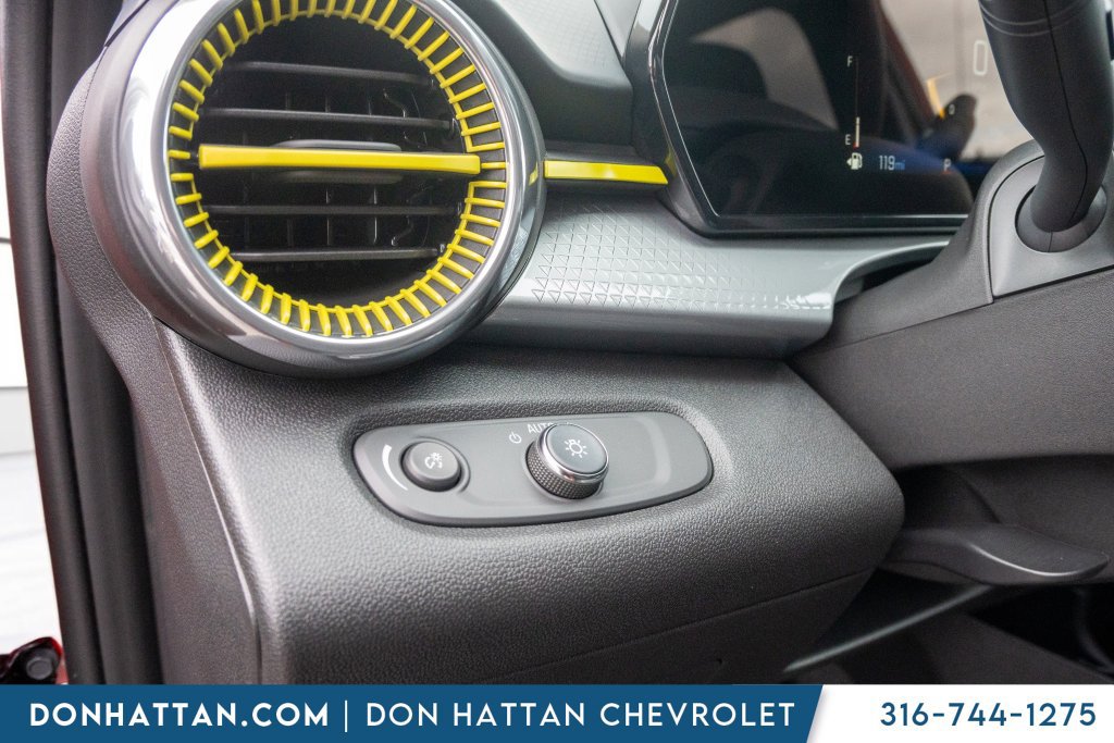 New 2026 Chevrolet Trax LT w/ LT Convenience Package FWD image 16