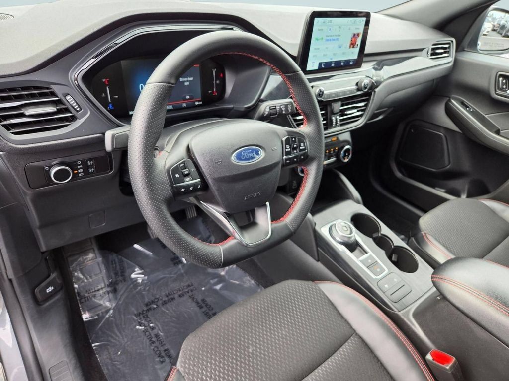 Used 2025 Ford Escape ST-Line AWD/4WD image 14