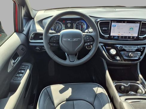 New 2026 Chrysler Pacifica Limited w/ S Appearance Package image 4