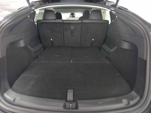 Used 2024 Tesla Model Y Long Range image 13