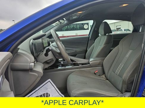 Used 2023 Hyundai Elantra SEL w/ Convenience Package image 9
