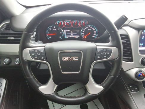 Used 2020 GMC Yukon XL SLT image 11