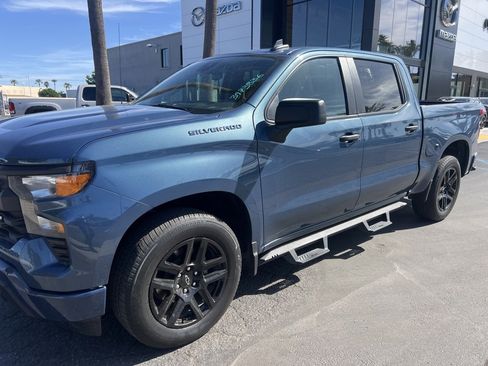 Used 2024 Chevrolet Silverado 1500 Custom image 3