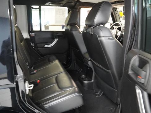 Used 2013 Jeep Wrangler Unlimited Sahara w/ Max Tow Pkg AWD/4WD image 22