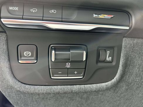 New 2026 Cadillac Escalade ESV V AWD/4WD image 23