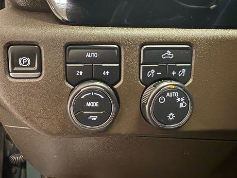 Used 2025 Chevrolet Silverado 1500 LT image 27