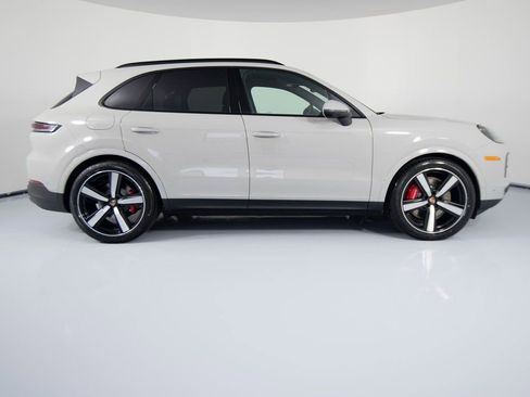New 2026 Porsche Cayenne S image 8