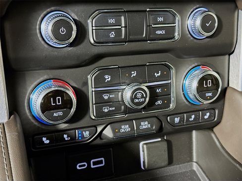 Used 2021 GMC Yukon XL SLT w/ SLT Premium Package image 14