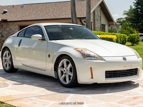 Used 2004 Nissan 350Z Touring w/ Cargo Convenience Pkg image 12