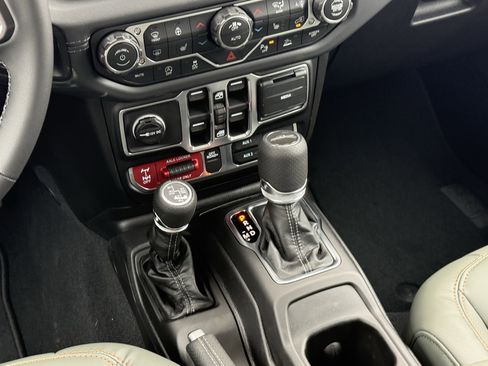 New 2026 Jeep Gladiator Mojave AWD/4WD image 15