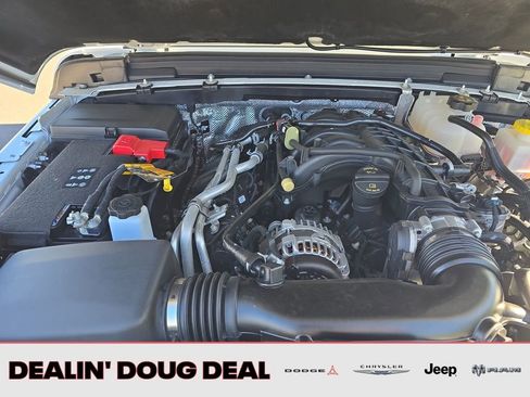 Used 2024 Jeep Gladiator Sport image 23