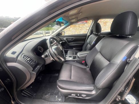 Used 2017 Nissan Altima 3.5 SR FWD image 16