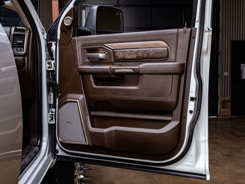 Used 2025 RAM 3500 Longhorn image 35