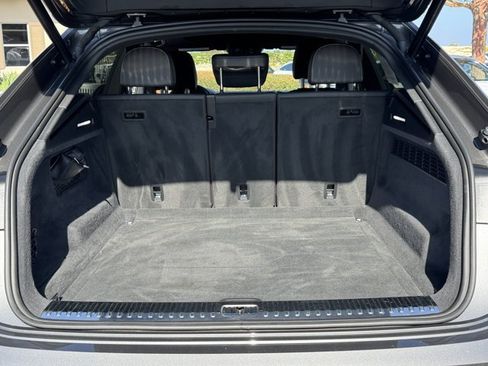 Used 2019 Audi Q8 Premium Plus w/ Premium Plus AWD/4WD image 14