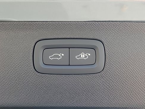 New 2026 Volvo XC90 T8 Plus image 12