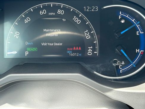 Used 2025 Toyota RAV4 XLE w/ Convenience Package AWD/4WD image 35