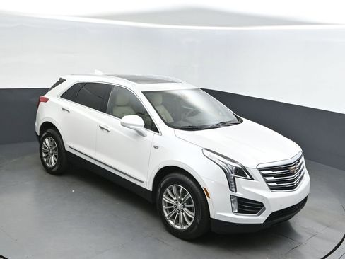 Used 2018 Cadillac XT5 Luxury image 35