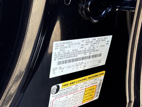 Used 2024 Ford Expedition XLT image 40