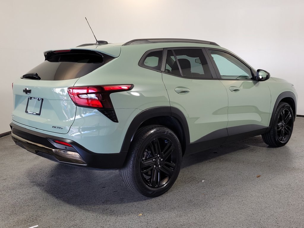 Used 2024 Chevrolet Trax ACTIV w/ Sunroof Package FWD image 6