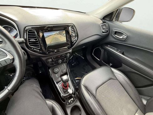 Used 2018 Jeep Compass Latitude w/ Popular Equipment Group image 19