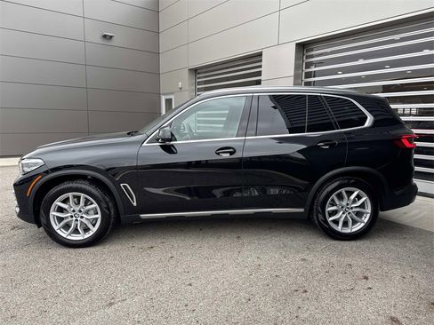 Used 2022 BMW X5 xDrive40i w/ Premium Package image 4