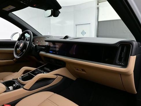 Certified 2026 Porsche Cayenne Coupe AWD/4WD image 18