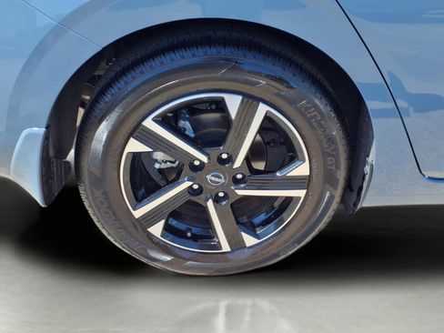 Used 2025 Nissan Sentra SV FWD image 9
