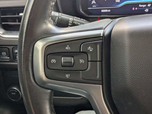Used 2022 Chevrolet Suburban LT RWD image 24
