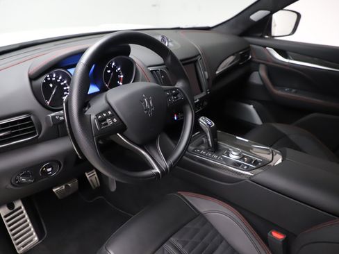 Used 2019 Maserati Levante Trofeo AWD/4WD image 27