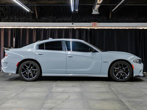 Used 2022 Dodge Charger R/T w/ Blacktop Package image 9