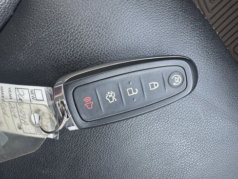 Certified 2019 Ford Escape Titanium image 42