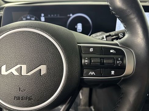 Certified 2025 Kia Sportage SX AWD/4WD image 13