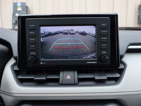 Used 2021 Toyota RAV4 XLE w/ Convenience Package image 18