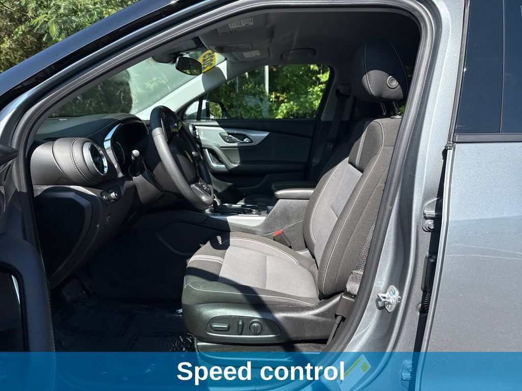 Used 2025 Chevrolet Blazer LT AWD/4WD image 23