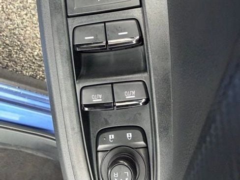 Certified 2025 Subaru Crosstrek 2.0i AWD/4WD image 17