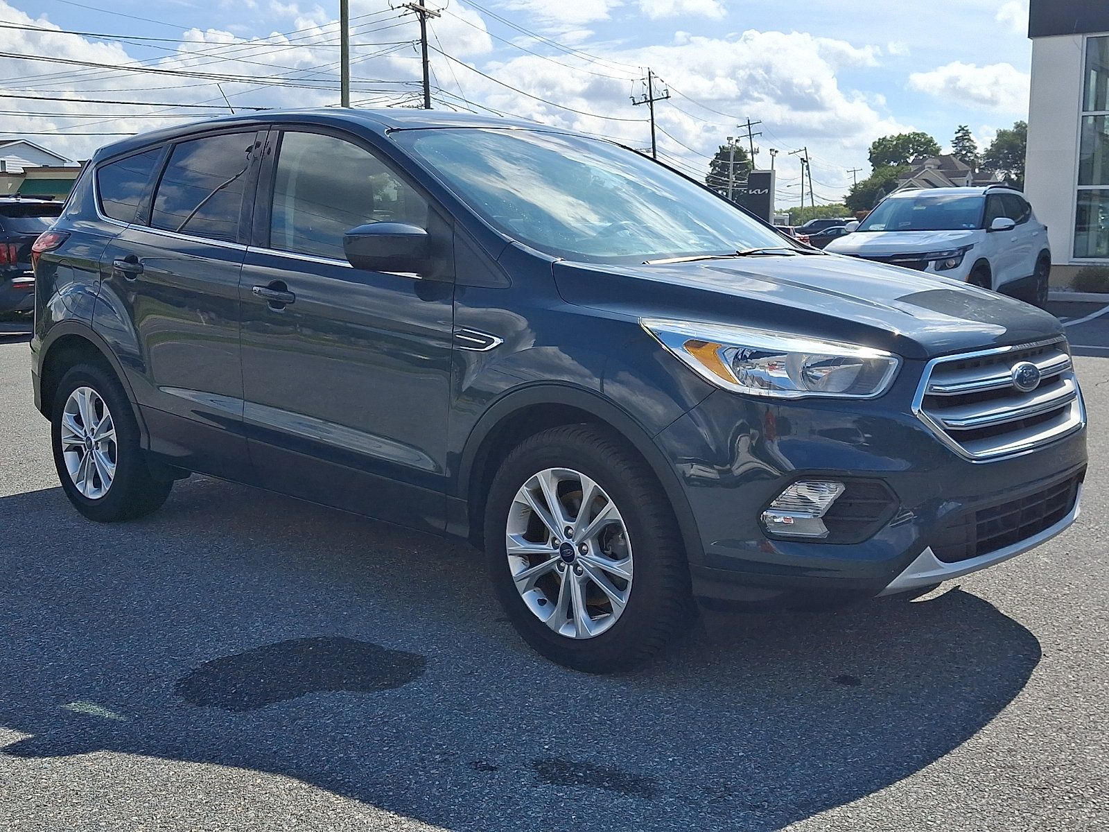 Used 2019 Ford Escape SE AWD/4WD image 1