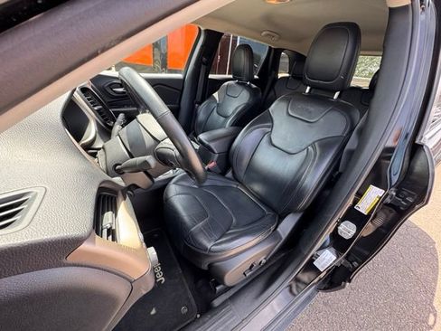 Used 2017 Jeep Cherokee Limited AWD/4WD image 9