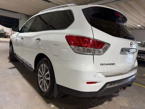 Used 2014 Nissan Pathfinder SL w/ SL Premium Package AWD/4WD image 3