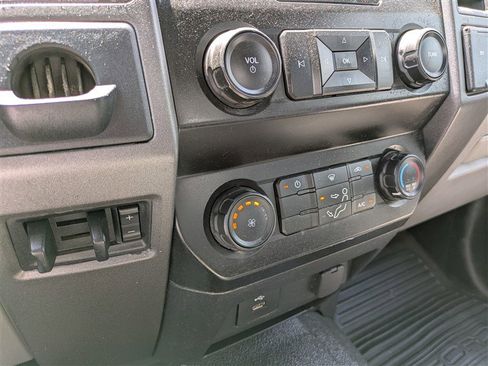 Used 2020 Ford F550 2WD Crew Cab Super Duty image 30